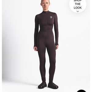 Women's skims northface phoenix Full-Body Jumpsuit
Size xs
Brand new